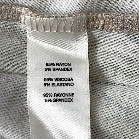 Chico's Top Size 1 (8) Stretch Angled Hemline - Picture 11 of 14